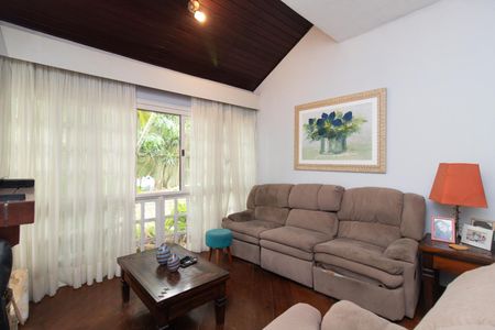 Sala de casa de condomínio para alugar com 4 quartos, 311m² em Pedra Redonda, Porto Alegre