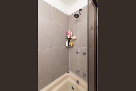 Casa de condomínio à venda com 311m², 4 quartos e 2 vagas Casa de condomínio à venda com 311m², 4 quartos e 2 vagasBanheiro