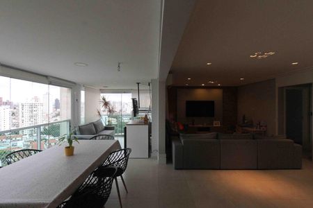 Apartamento à venda com 156m², 3 quartos e 2 vagasVaranda