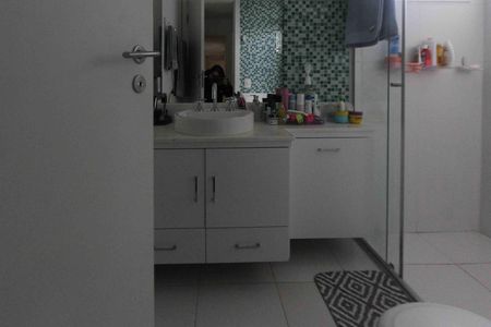 Apartamento à venda com 156m², 3 quartos e 2 vagasBanheiro da suite 03