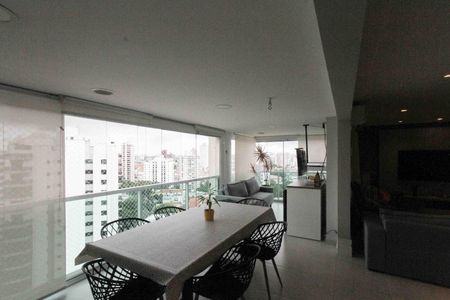 Apartamento à venda com 156m², 3 quartos e 2 vagasVaranda