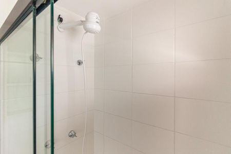 Banheiro de kitnet/studio para alugar com 1 quarto, 26m² em Vila Buarque, São Paulo