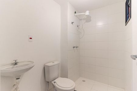 Banheiro de kitnet/studio para alugar com 1 quarto, 26m² em Vila Buarque, São Paulo