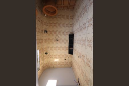 Banheiro de casa à venda com 1 quarto, 180m² em Vila Antonieta, São Paulo