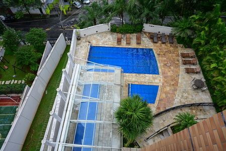 Apartamento à venda com 195m², 4 quartos e 4 vagasVista para Piscina