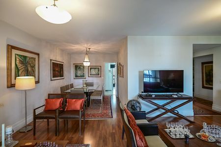 Apartamento à venda com 195m², 4 quartos e 4 vagasSala