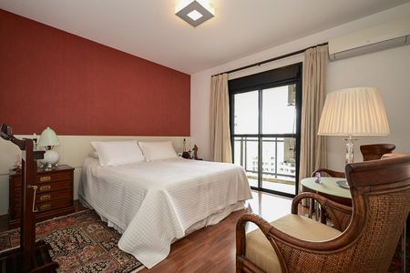 Apartamento à venda com 195m², 4 quartos e 4 vagasSuíte 2