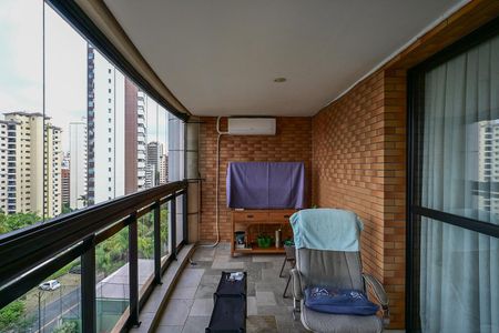 Apartamento à venda com 195m², 4 quartos e 4 vagasVaranda 1