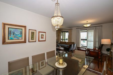 Apartamento à venda com 195m², 4 quartos e 4 vagasSala