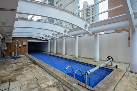 Apartamento à venda com 195m², 4 quartos e 4 vagasPiscina 2