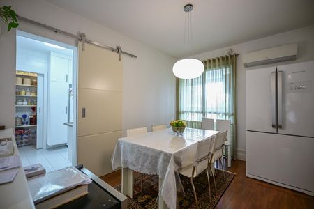 Apartamento à venda com 195m², 4 quartos e 4 vagasSala de Almoço