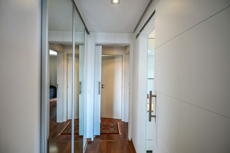 Apartamento à venda com 195m², 4 quartos e 4 vagasArmário da Suíte  2