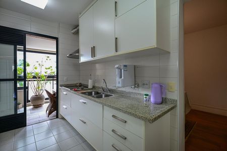 Apartamento à venda com 195m², 4 quartos e 4 vagasCozinha