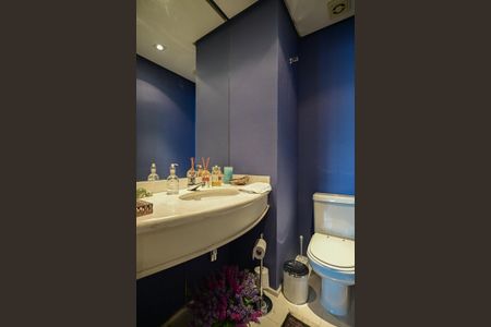 Apartamento à venda com 195m², 4 quartos e 4 vagasLavabo