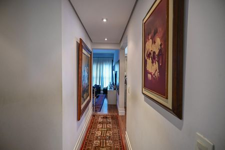 Apartamento à venda com 195m², 4 quartos e 4 vagasCorredor 1