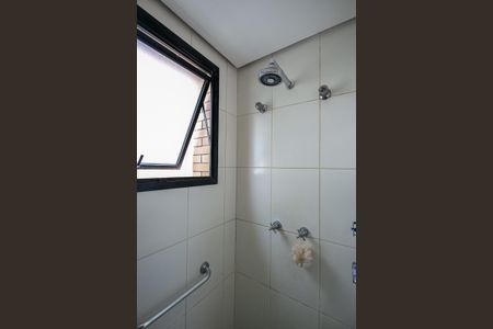 Apartamento à venda com 195m², 4 quartos e 4 vagasChuveiro do banheiro da Suíte 3