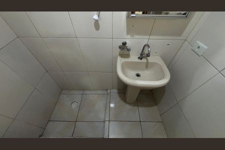 Casa para alugar com 60m², 2 quartos e sem vagaBanheiro