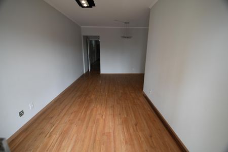 Sala de apartamento para alugar com 3 quartos, 84m² em Bosque, Campinas