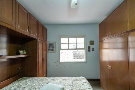 Casa à venda com 260m², 3 quartos e 4 vagas Casa à venda com 260m², 3 quartos e 4 vagasQuarto 3