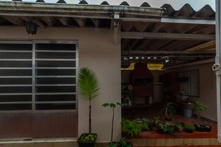 Casa à venda com 260m², 3 quartos e 4 vagas Casa à venda com 260m², 3 quartos e 4 vagasVista do Quarto 2