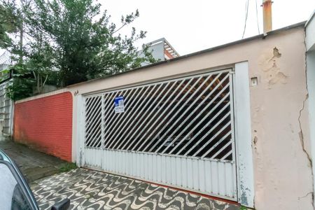 Casa à venda com 260m², 3 quartos e 4 vagas Casa à venda com 260m², 3 quartos e 4 vagasFachada