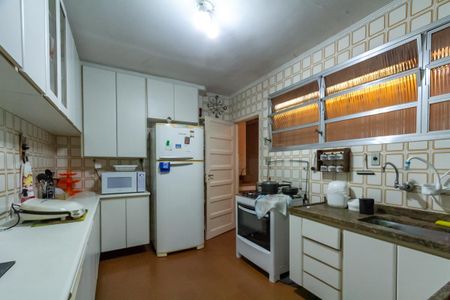 Casa à venda com 260m², 3 quartos e 4 vagas Casa à venda com 260m², 3 quartos e 4 vagasCozinha