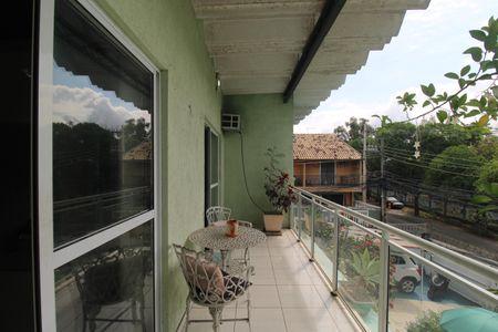 Casa à venda com 160m², 5 quartos e 3 vagasQuarto 1 - Varanda