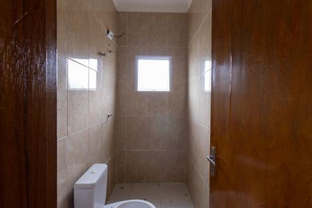 Casa de condomínio para alugar com 70m², 2 quartos e 2 vagas Casa de condomínio para alugar com 70m², 2 quartos e 2 vagasBanheiro andar superior