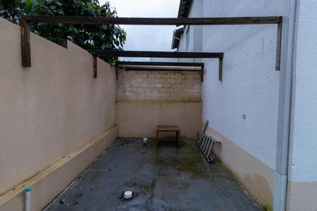 Casa de condomínio para alugar com 70m², 2 quartos e 2 vagas Casa de condomínio para alugar com 70m², 2 quartos e 2 vagasQuintal dos fundos