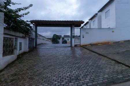 Casa de condomínio para alugar com 70m², 2 quartos e 2 vagas Casa de condomínio para alugar com 70m², 2 quartos e 2 vagasFachada e portaria