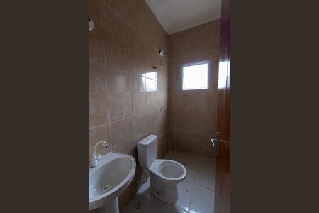 Casa de condomínio para alugar com 70m², 2 quartos e 2 vagas Casa de condomínio para alugar com 70m², 2 quartos e 2 vagasBanheiro andar superior