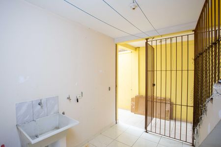 Casa para alugar com 55m², 2 quartos e sem vagaÁrea de Serviço