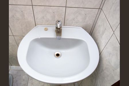 Casa para alugar com 55m², 2 quartos e sem vagaBanheiro