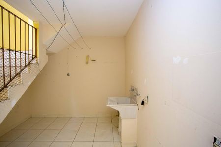 Casa para alugar com 55m², 2 quartos e sem vagaÁrea de Serviço