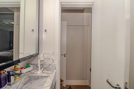 Apartamento à venda com 99m², 2 quartos e 2 vagasBanheiro da Suíte