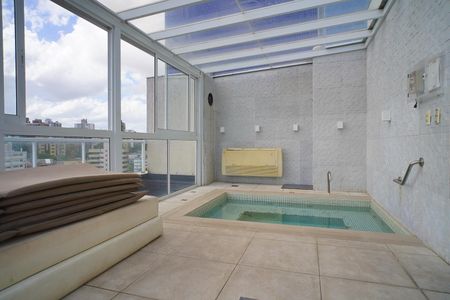 Apartamento à venda com 90m², 3 quartos e 2 vagas Apartamento à venda com 90m², 3 quartos e 2 vagasÁrea comum - Piscina