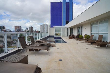 Apartamento à venda com 90m², 3 quartos e 2 vagas Apartamento à venda com 90m², 3 quartos e 2 vagasÁrea comum - Piscina