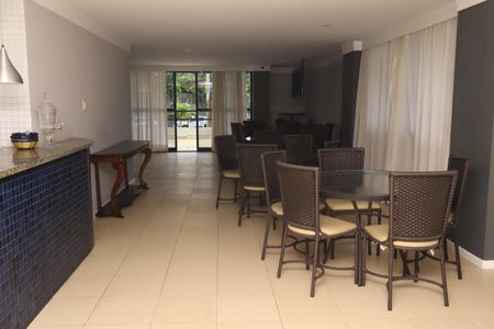 Apartamento para alugar com 70m², 2 quartos e 1 vagaÁrea comum - Salão de festas