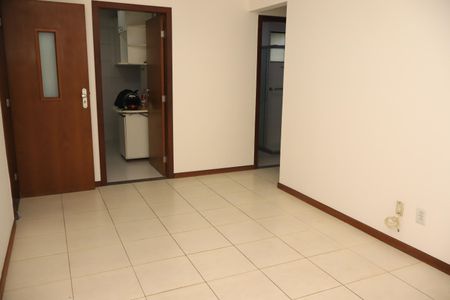 Sala de apartamento para alugar com 2 quartos, 70m² em Jardim Armação, Salvador