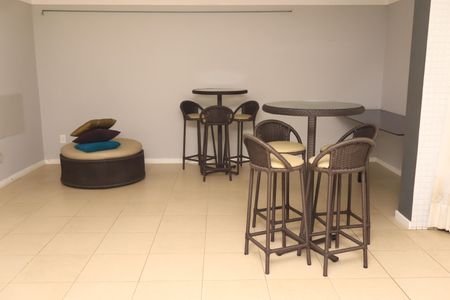 Apartamento para alugar com 70m², 2 quartos e 1 vagaÁrea comum - Salão de festas