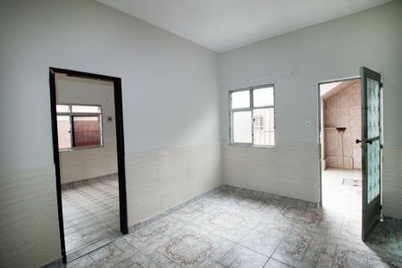 Sala 1 de casa à venda com 3 quartos, 150m² em Brás de Pina, Rio de Janeiro