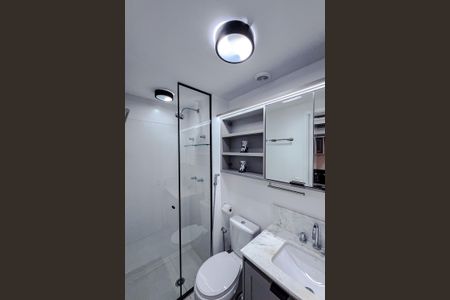 Banheiro de kitnet/studio para alugar com 1 quarto, 27m² em Chácara Klabin, São Paulo