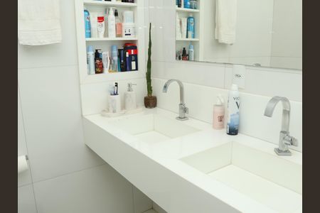 Apartamento para alugar com 350m², 5 quartos e 4 vagasBanheiro da Suíte 3