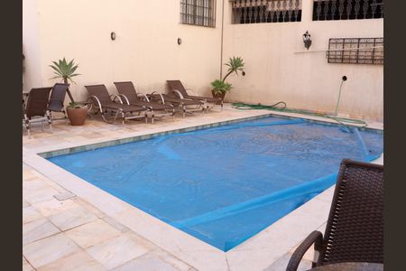 Apartamento para alugar com 350m², 5 quartos e 4 vagasÁrea comum - Piscina