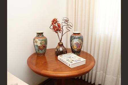 Apartamento para alugar com 350m², 5 quartos e 4 vagasDetalhe da sala 