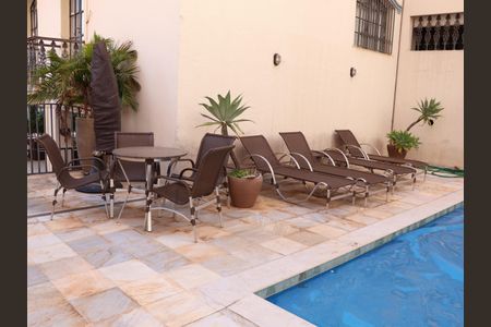 Apartamento para alugar com 350m², 5 quartos e 4 vagasÁrea comum - Piscina