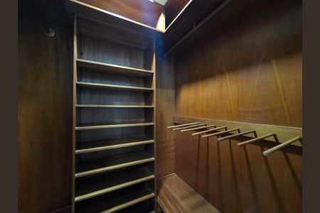 Apartamento para alugar com 58m², 2 quartos e 1 vagaCloset da suíte