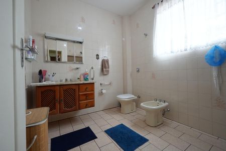 Casa à venda com 115m², 3 quartos e 1 vagaBanheiro