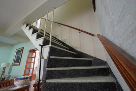 Casa à venda com 115m², 3 quartos e 1 vagaEscada