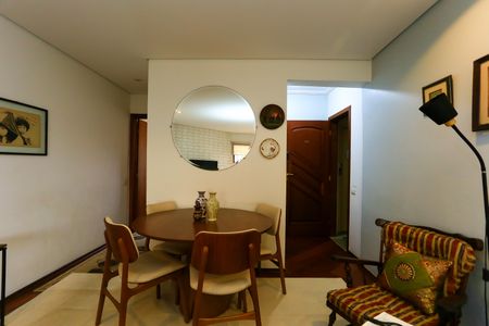 Apartamento à venda com 98m², 2 quartos e 3 vagasSala 